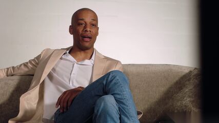 Passionate Museum Encounter